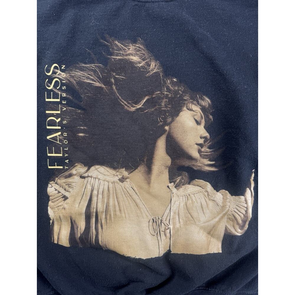 Taylor Swift Fearless Taylor’s Version Crewneck S… - image 2